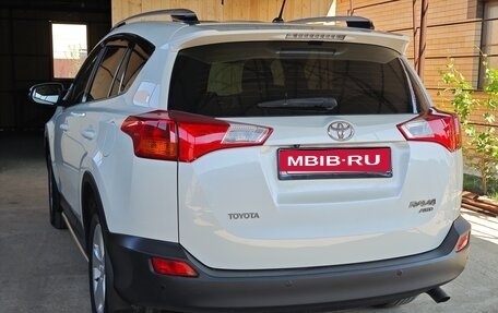 Toyota RAV4, 2014 год, 2 070 000 рублей, 4 фотография