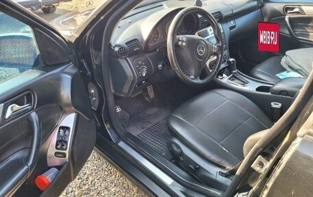 Mercedes-Benz C-Класс, 2004 год, 650 000 рублей, 1 фотография