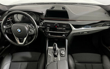 BMW 5 серия, 2019 год, 3 597 000 рублей, 11 фотография