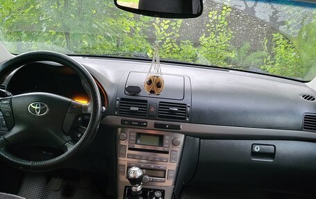 Toyota Avensis III рестайлинг, 2007 год, 800 000 рублей, 23 фотография