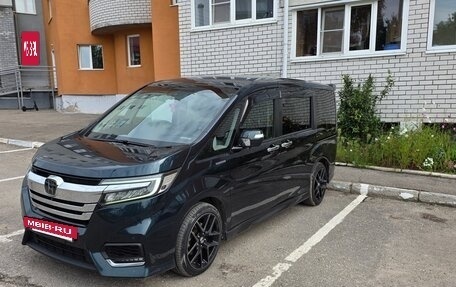 Honda Stepwgn IV, 2018 год, 3 190 000 рублей, 2 фотография