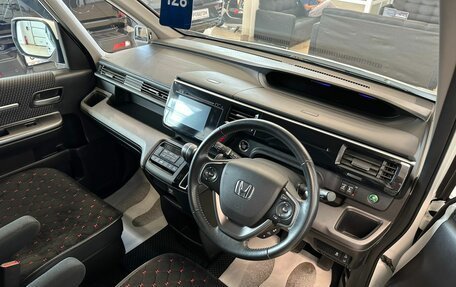 Honda Stepwgn IV, 2017 год, 2 449 000 рублей, 11 фотография