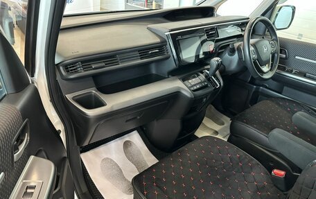 Honda Stepwgn IV, 2017 год, 2 449 000 рублей, 12 фотография