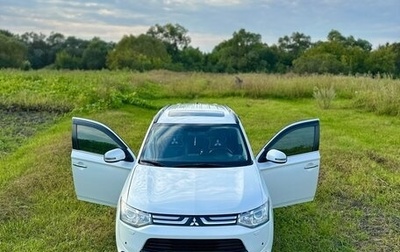 Mitsubishi Outlander III рестайлинг 3, 2013 год, 2 200 000 рублей, 1 фотография