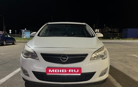 Opel Astra J, 2012 год, 585 000 рублей, 2 фотография