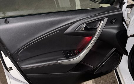 Opel Astra J, 2012 год, 585 000 рублей, 14 фотография