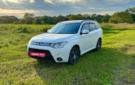 Mitsubishi Outlander III рестайлинг 3, 2013 год, 2 200 000 рублей, 3 фотография