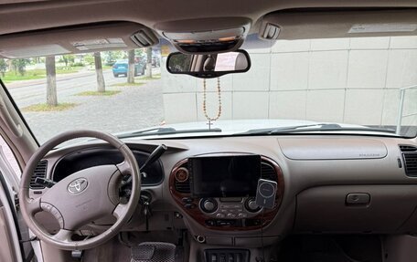 Toyota Sequoia II рестайлинг, 2006 год, 2 285 000 рублей, 8 фотография