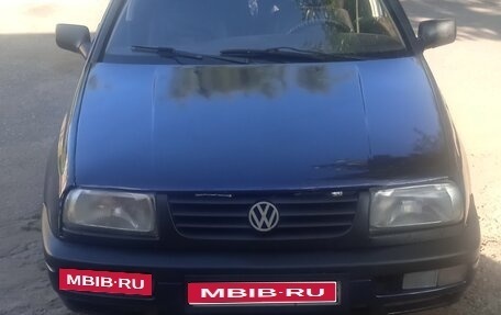 Volkswagen Vento, 1993 год, 165 000 рублей, 1 фотография