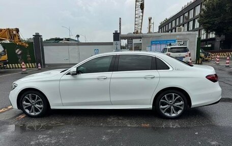 Mercedes-Benz E-Класс, 2022 год, 5 000 040 рублей, 5 фотография