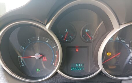 Chevrolet Cruze II, 2010 год, 580 000 рублей, 3 фотография