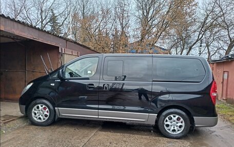 Hyundai H-1 II рестайлинг, 2011 год, 1 800 000 рублей, 2 фотография