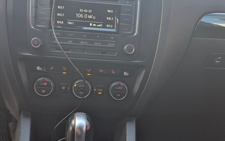 Volkswagen Jetta VI, 2016 год, 1 200 000 рублей, 13 фотография