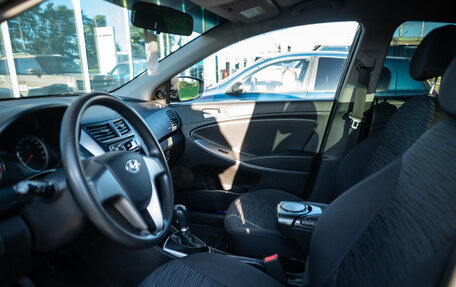 Hyundai Solaris II рестайлинг, 2015 год, 850 000 рублей, 12 фотография