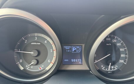 Toyota Land Cruiser Prado 150 рестайлинг 2, 2016 год, 4 100 000 рублей, 3 фотография