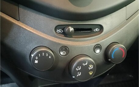 Chevrolet Spark III, 2012 год, 597 000 рублей, 12 фотография