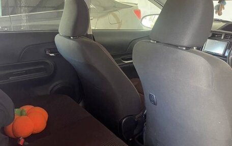 Toyota Aqua I, 2017 год, 1 350 000 рублей, 6 фотография