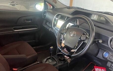 Toyota Aqua I, 2017 год, 1 350 000 рублей, 7 фотография