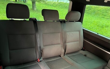 Volkswagen Multivan T5, 2004 год, 1 335 000 рублей, 12 фотография
