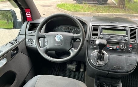 Volkswagen Multivan T5, 2004 год, 1 335 000 рублей, 15 фотография