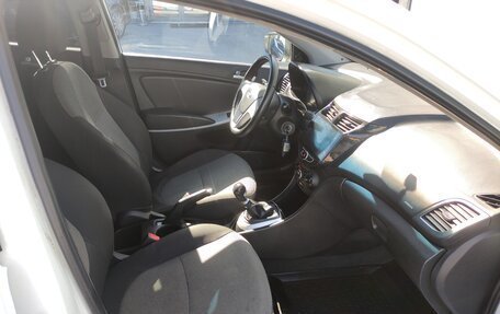 Hyundai Solaris II рестайлинг, 2011 год, 599 000 рублей, 7 фотография