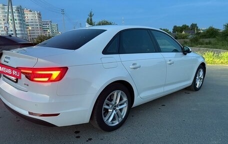 Audi A4, 2017 год, 2 375 000 рублей, 3 фотография