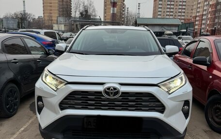 Toyota RAV4, 2022 год, 3 900 000 рублей, 2 фотография