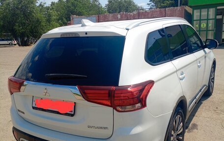 Mitsubishi Outlander III рестайлинг 3, 2018 год, 2 050 000 рублей, 5 фотография