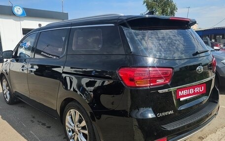 KIA Carnival, 2020 год, 3 500 000 рублей, 9 фотография