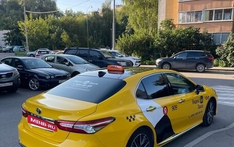 Toyota Camry, 2023 год, 3 500 000 рублей, 2 фотография