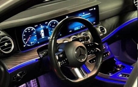 Mercedes-Benz E-Класс, 2021 год, 4 400 000 рублей, 5 фотография