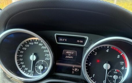 Mercedes-Benz M-Класс, 2013 год, 2 480 000 рублей, 4 фотография