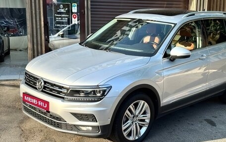 Volkswagen Tiguan II, 2018 год, 2 320 000 рублей, 2 фотография
