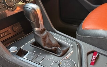 Volkswagen Tiguan II, 2018 год, 2 320 000 рублей, 12 фотография