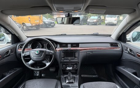 Skoda Superb III рестайлинг, 2012 год, 650 000 рублей, 19 фотография