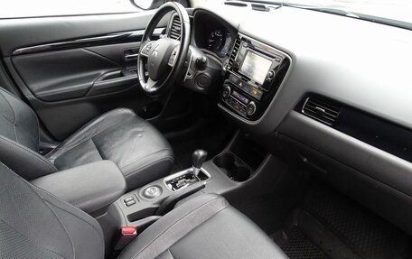 Mitsubishi Outlander III рестайлинг 3, 2013 год, 1 750 000 рублей, 2 фотография
