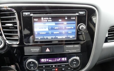 Mitsubishi Outlander III рестайлинг 3, 2013 год, 1 750 000 рублей, 10 фотография