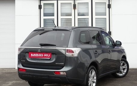 Mitsubishi Outlander III рестайлинг 3, 2013 год, 1 750 000 рублей, 3 фотография