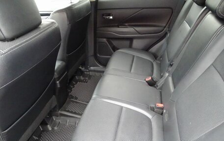 Mitsubishi Outlander III рестайлинг 3, 2013 год, 1 750 000 рублей, 15 фотография