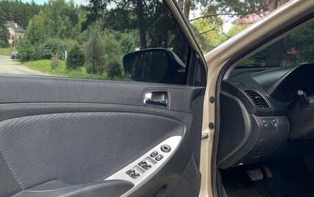 Hyundai Solaris II рестайлинг, 2012 год, 740 000 рублей, 11 фотография