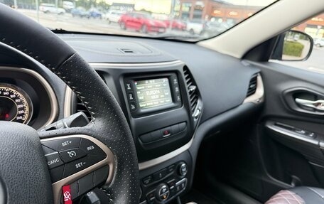 Jeep Cherokee, 2014 год, 1 750 000 рублей, 21 фотография