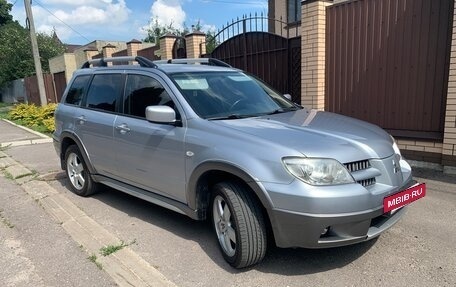 Mitsubishi Outlander III рестайлинг 3, 2005 год, 880 000 рублей, 2 фотография
