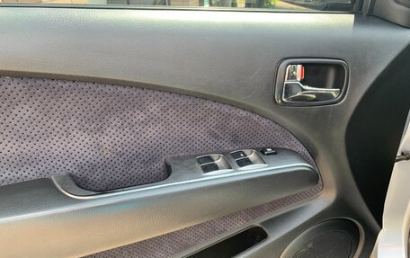 Mitsubishi Outlander III рестайлинг 3, 2005 год, 880 000 рублей, 25 фотография