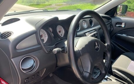 Mitsubishi Outlander III рестайлинг 3, 2005 год, 880 000 рублей, 24 фотография