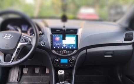 Hyundai Solaris II рестайлинг, 2013 год, 870 000 рублей, 10 фотография