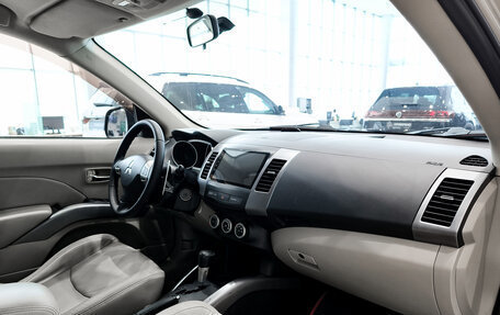 Mitsubishi Outlander III рестайлинг 3, 2008 год, 930 000 рублей, 13 фотография