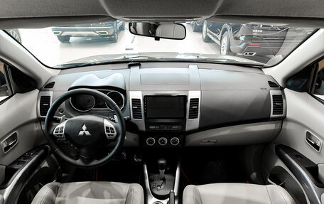 Mitsubishi Outlander III рестайлинг 3, 2008 год, 930 000 рублей, 17 фотография