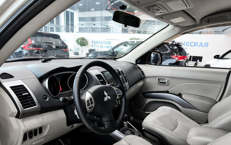 Mitsubishi Outlander III рестайлинг 3, 2008 год, 930 000 рублей, 20 фотография