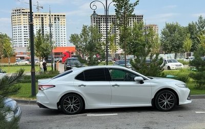 Toyota Camry, 2018 год, 2 300 000 рублей, 1 фотография
