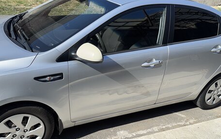 KIA Rio III рестайлинг, 2011 год, 550 000 рублей, 2 фотография